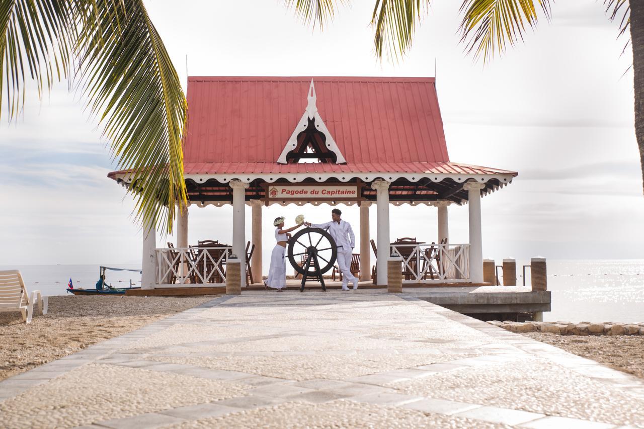 Moulin Sur Mer Beach Resort Montrouis Esterno foto