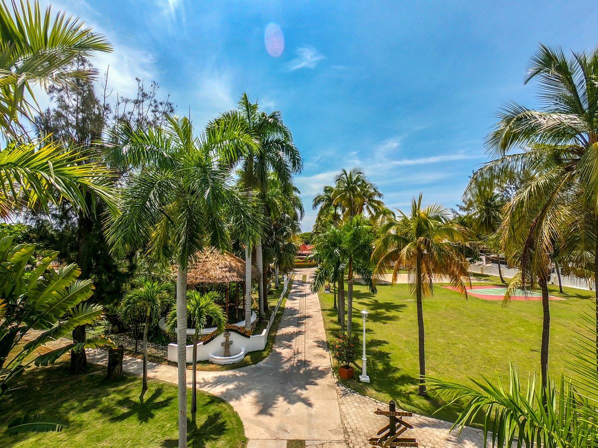 Moulin Sur Mer Beach Resort Montrouis Esterno foto