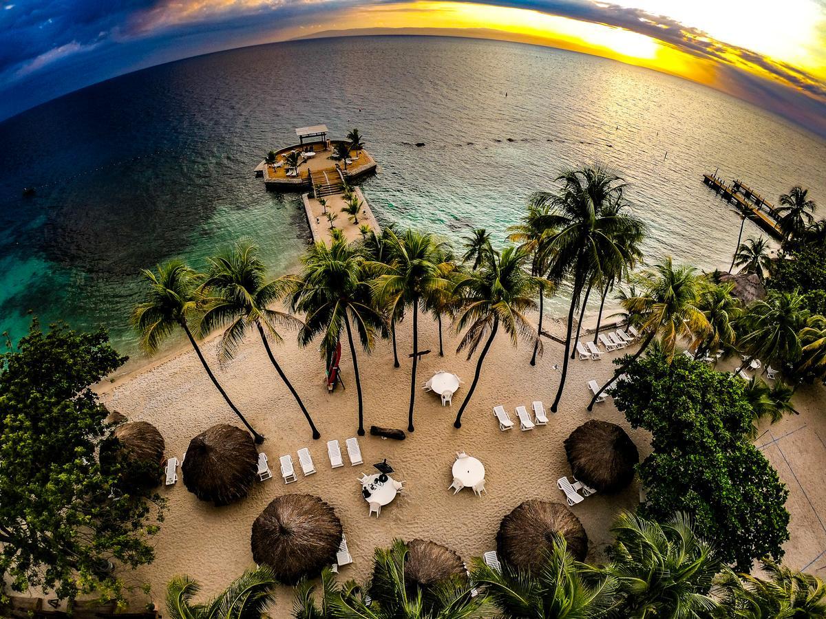 Moulin Sur Mer Beach Resort Montrouis Esterno foto