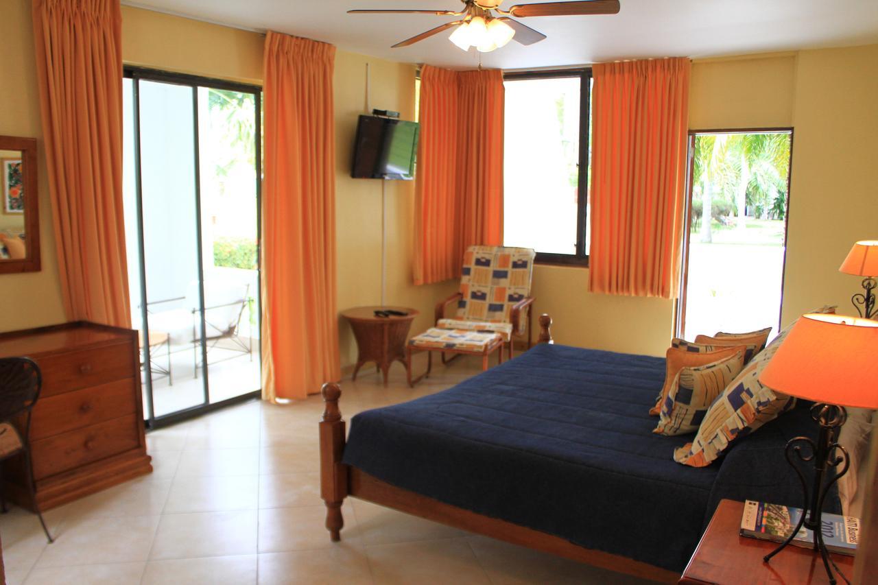 Moulin Sur Mer Beach Resort Montrouis Esterno foto