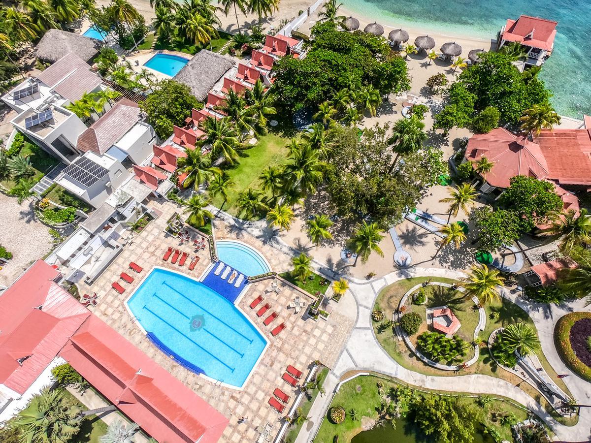 Moulin Sur Mer Beach Resort Montrouis Esterno foto